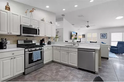 313 Varnville Way, The Villages, FL 32162 - Photo 9