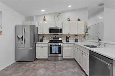 313 Varnville Way, The Villages, FL 32162 - Photo 15