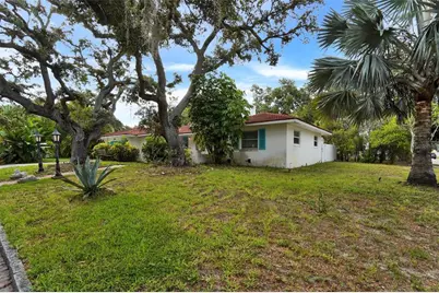 7716 Dartmouth Avenue N, Saint Petersburg, FL 33710 - Photo 5