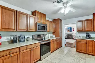 7716 Dartmouth Ave N, Saint Petersburg, FL 33710 - Photo 17
