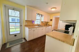 139 Aspen Cir, Leesburg, FL 34748 - Photo 5