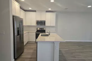 2802 Narcoossee Cmns Wy, Saint Cloud, FL 34771 - Photo 5
