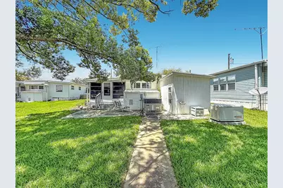 1521 Lakeview Drive, Tavares, FL 32778 - Photo 21