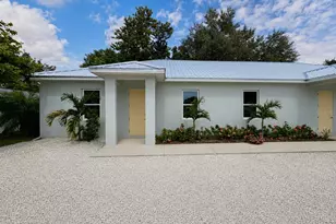 3525 McIntosh Rd, Sarasota, FL 34232 - Photo 1
