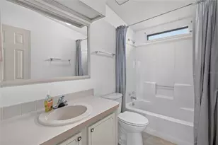 1506 Hillcrest Dr, Lady Lake, FL 32159 - Photo 15