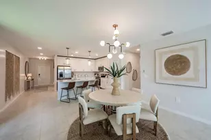 24500 SW Kingsway Cir, Lake Suzy, FL 34269 - Photo 7