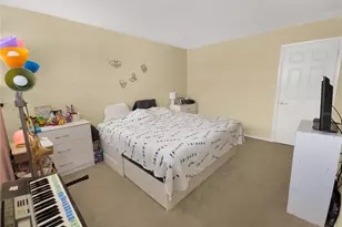 2763 Woodgate Ln, Sarasota, FL 34231 - Photo 9