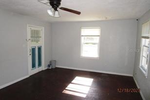 1160 Edgewood Dr, Lakeland, FL 33803-3222