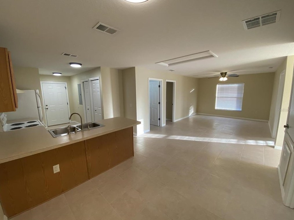 1701 Illinois Ave, Saint Cloud FL  34769-4524 exterior