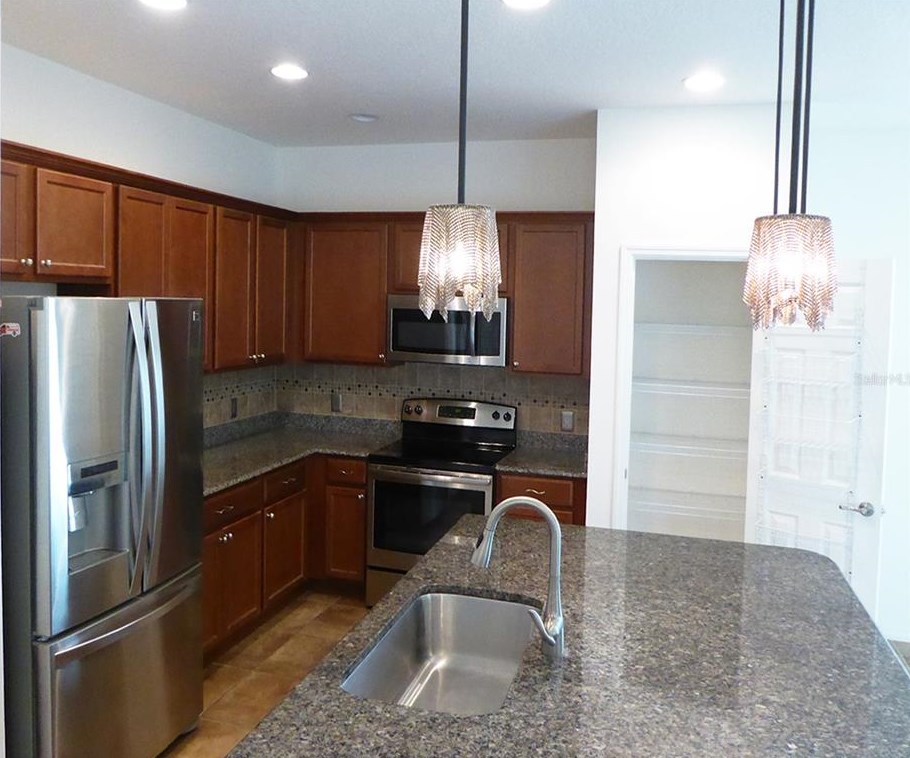 1306 Harbor Ridge Dr, Kissimmee FL 34759-6211 exterior