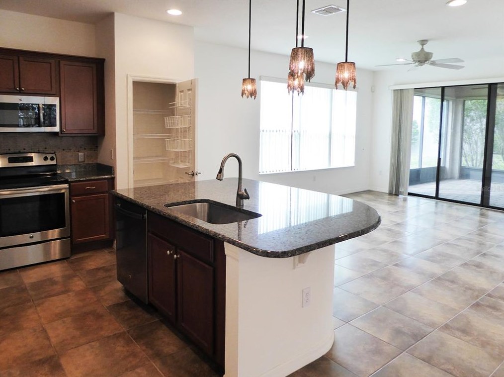 1306 Harbor Ridge Dr, Kissimmee FL 34759-6211 exterior