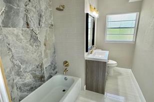 2210 Fontainebleau Dr, Orlando, FL 32808-5132