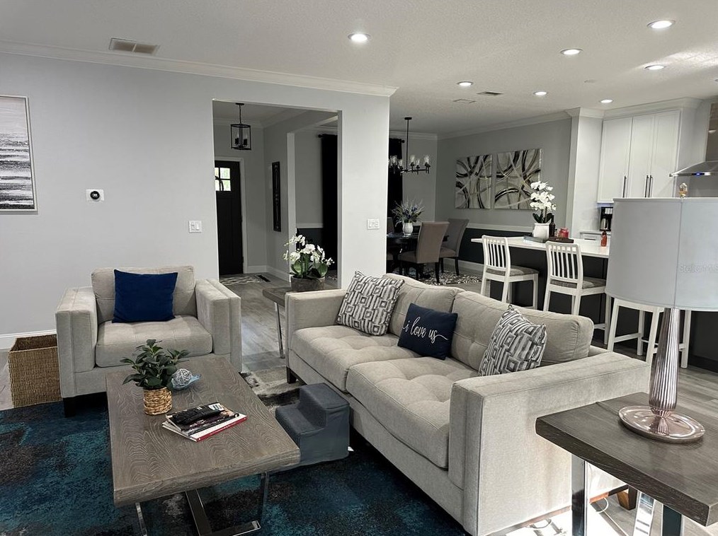 717 Ridgewood Ave, Deland FL  32720-2644 exterior