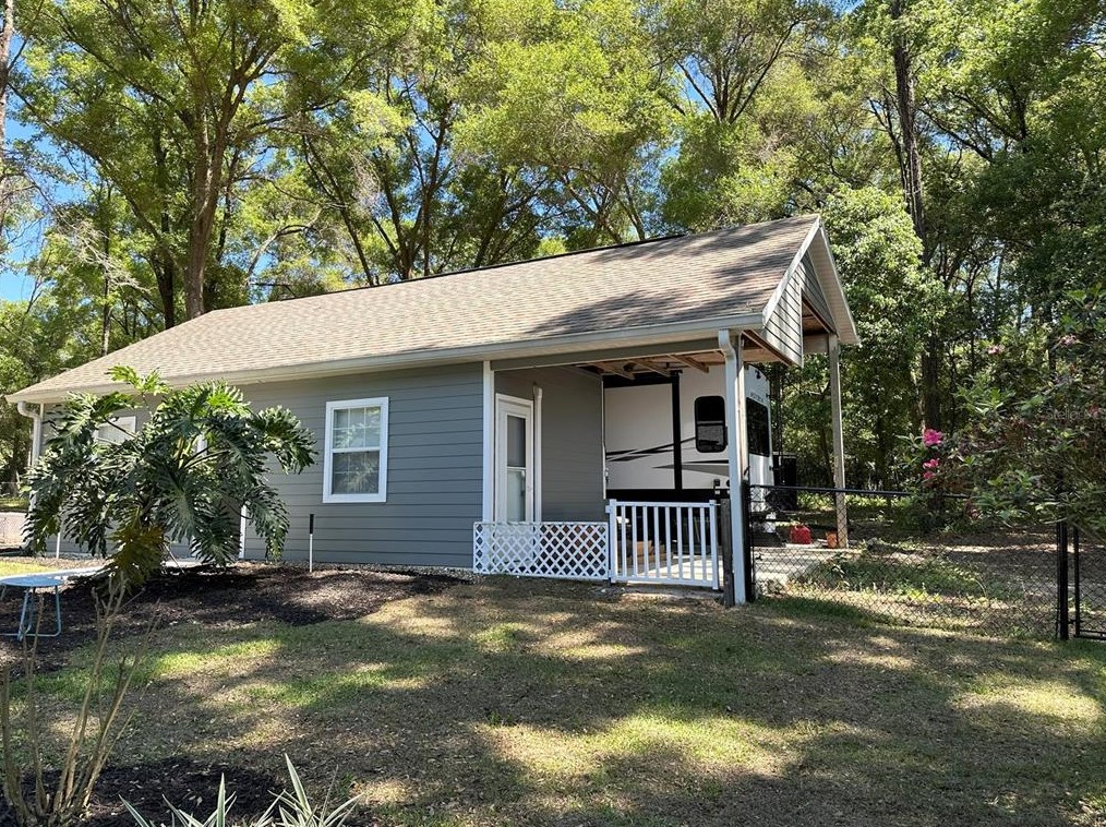 717 Ridgewood Ave, Deland FL  32720-2644 exterior