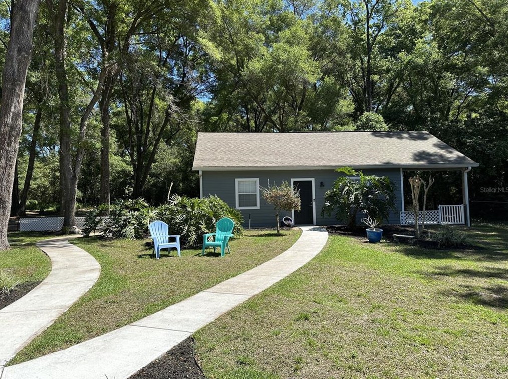 717 Ridgewood Ave, Deland FL  32720-2644 exterior