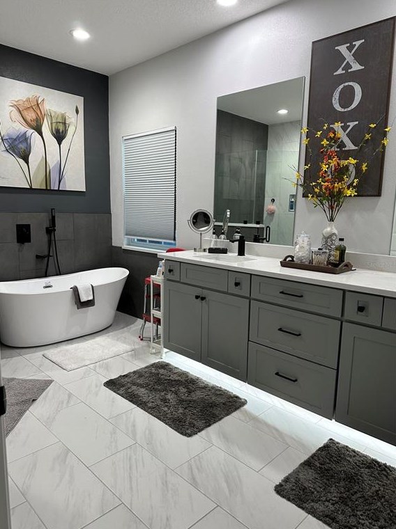 717 Ridgewood Ave, Deland FL  32720-2644 exterior