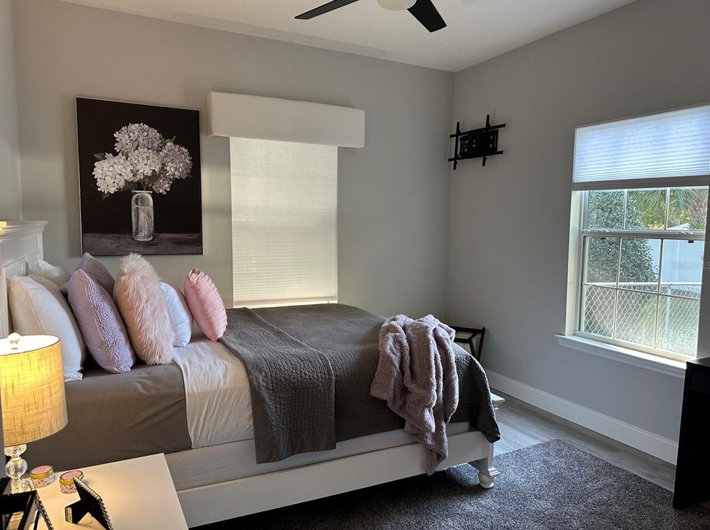 717 Ridgewood Ave, Deland FL  32720-2644 exterior