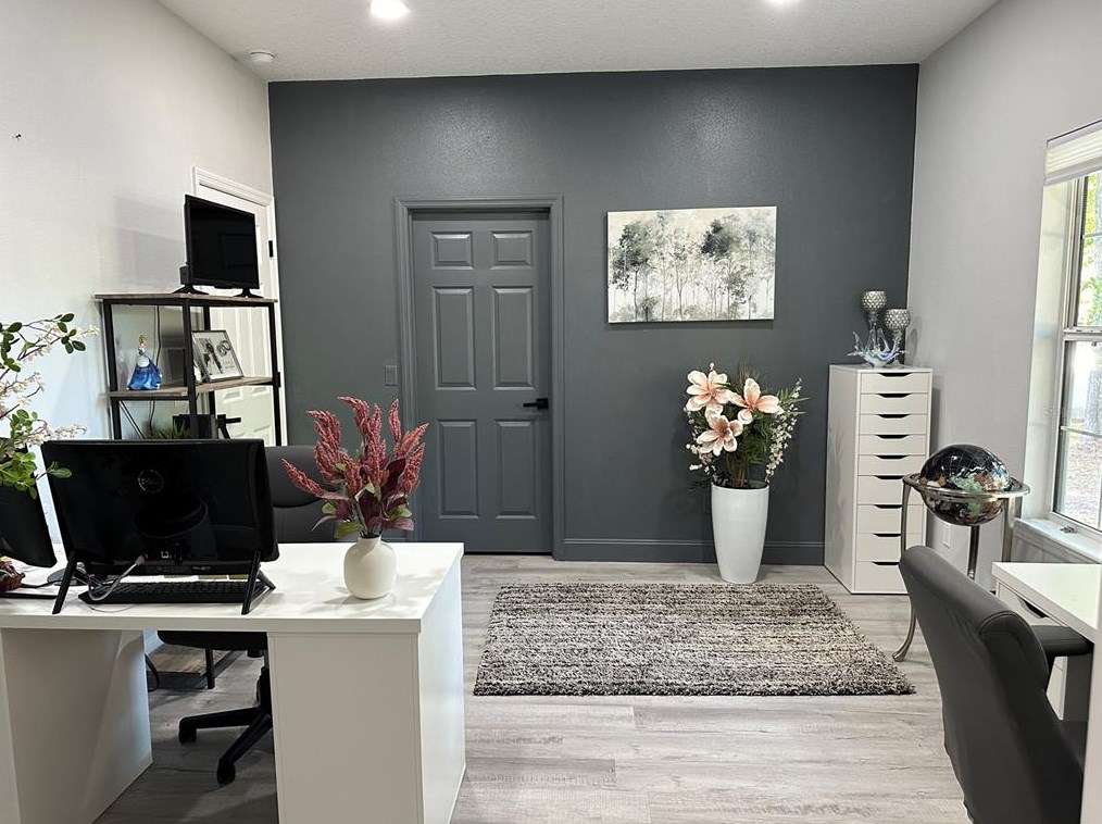 717 Ridgewood Ave, Deland FL  32720-2644 exterior