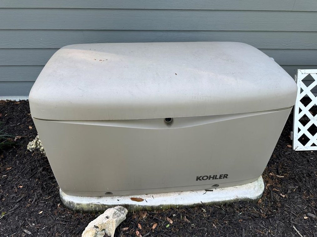 717 Ridgewood Ave, Deland FL  32720-2644 exterior