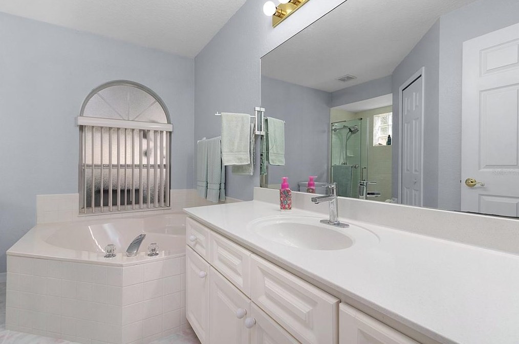 415 Westwind Dr, Davenport FL  33896-6613 exterior