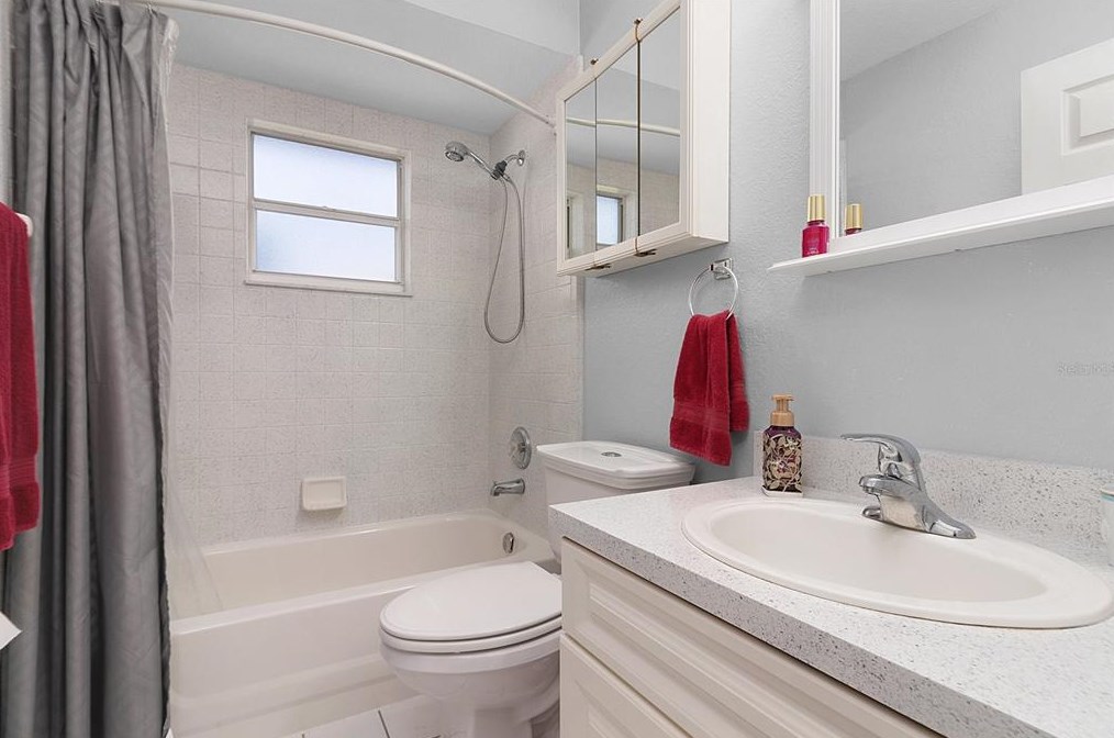 415 Westwind Dr, Davenport FL  33896-6613 exterior