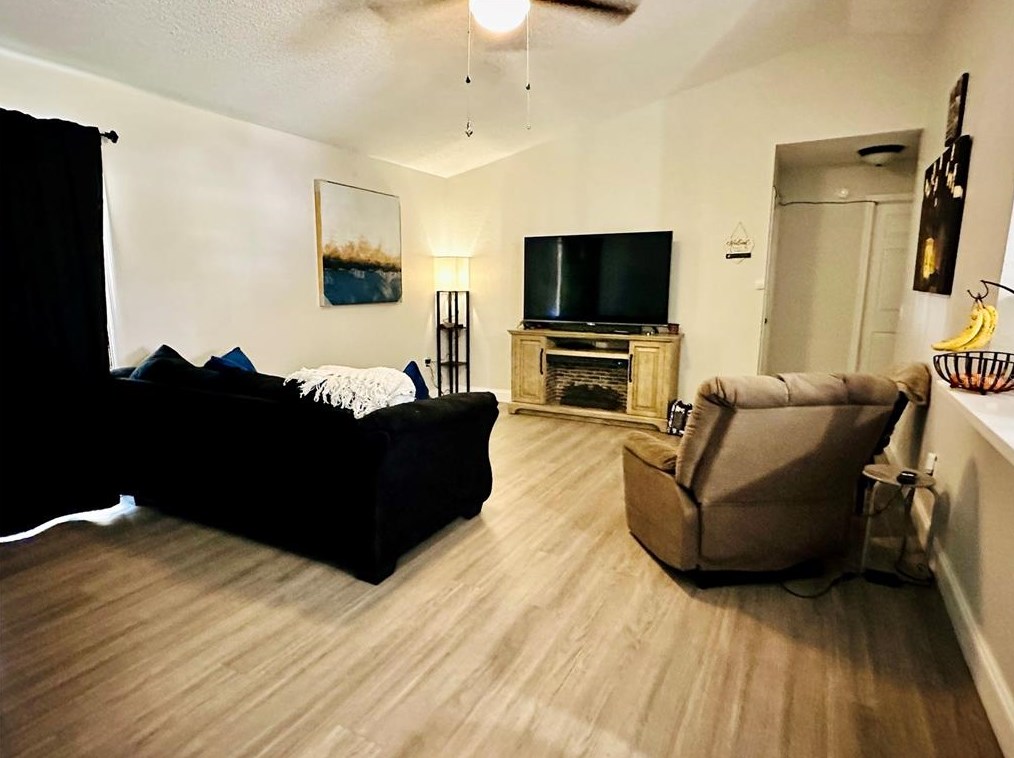 3356 Ronald St, Deltona FL  32738-9408 exterior
