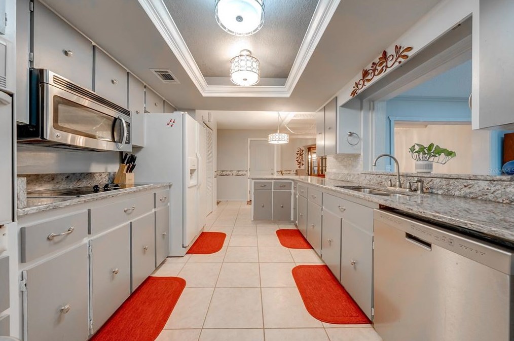 1434 Paula Dr, Apopka FL  32703-7423 exterior