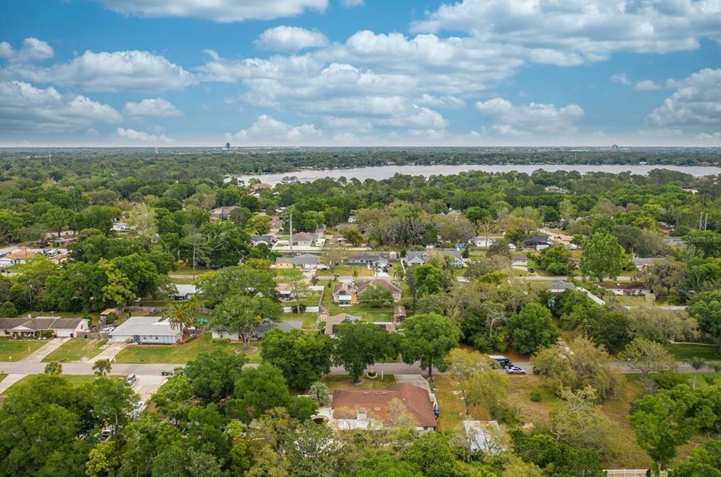 1434 Paula Dr, Apopka FL  32703-7423 exterior