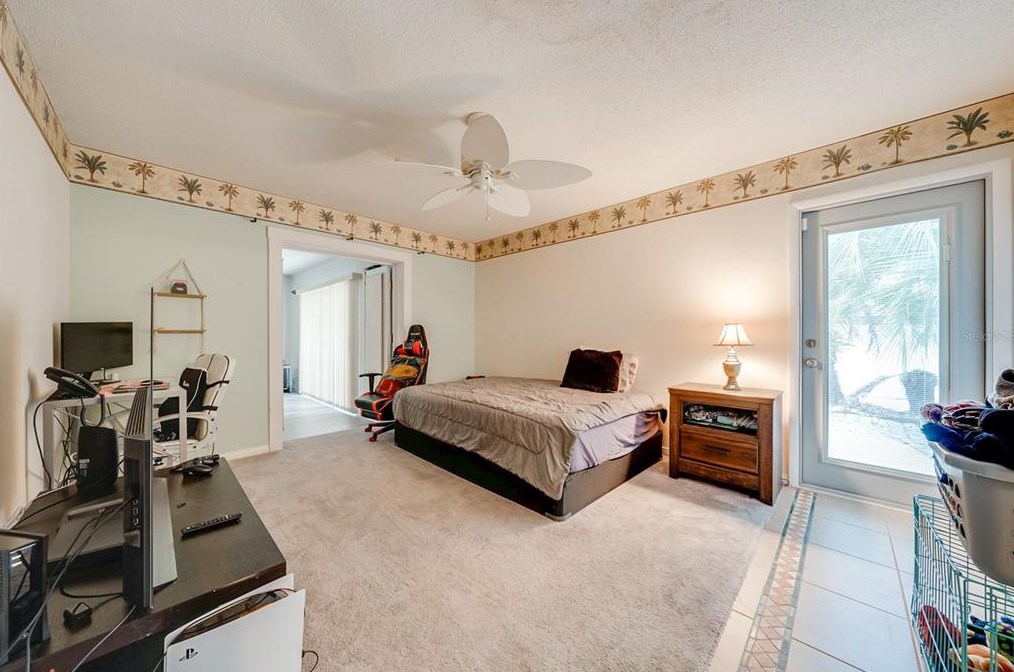 1434 Paula Dr, Apopka FL  32703-7423 exterior