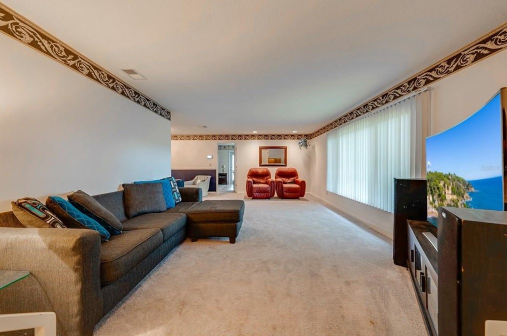 1434 Paula Dr, Apopka FL  32703-7423 exterior