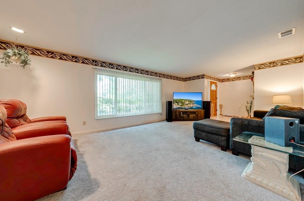 1434 Paula Dr, Apopka FL  32703-7423 exterior