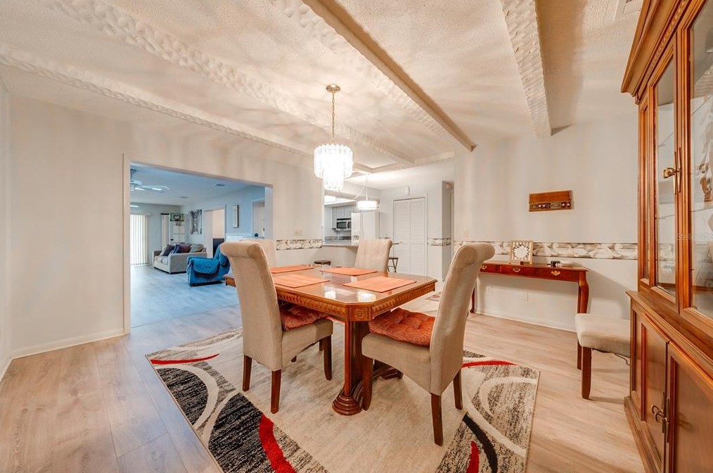 1434 Paula Dr, Apopka FL  32703-7423 exterior