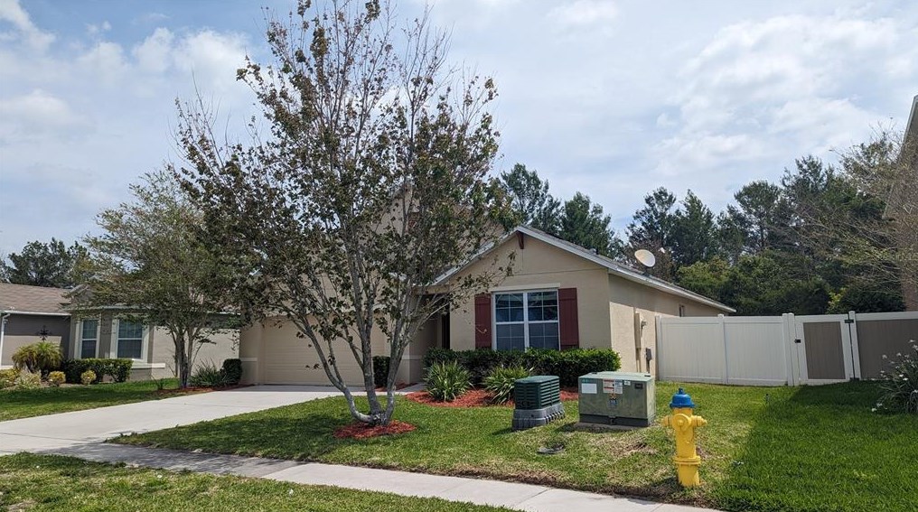 3457 Berkshire Woods Ter, Deltona FL  32725 exterior