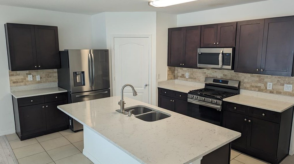 3457 Berkshire Woods Ter, Deltona FL  32725 exterior