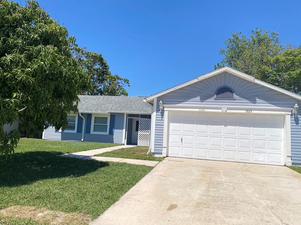 1525 Colony Ave, Kissimmee FL  34744-4013 exterior