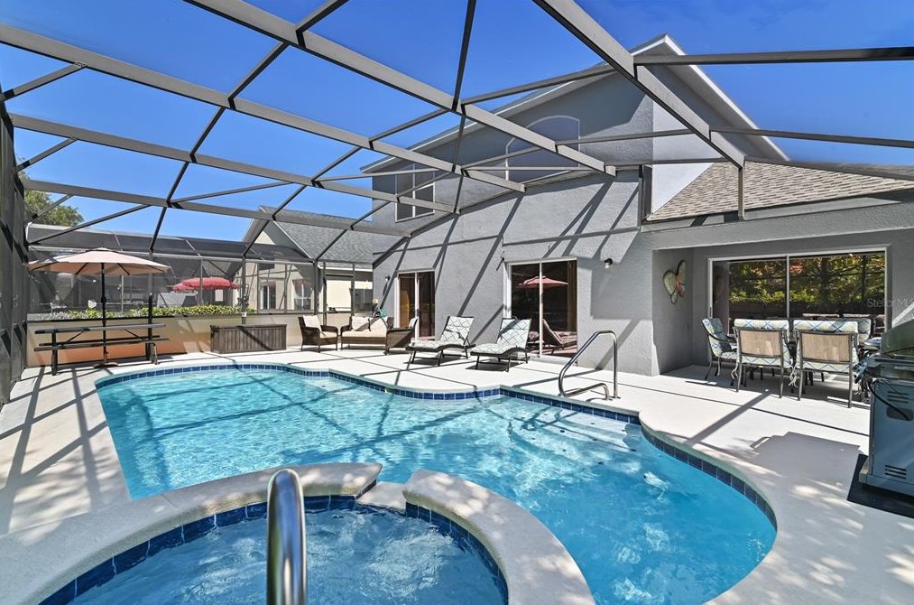 985 Lk Berkley Dr, Kissimmee FL  34746-6122 exterior