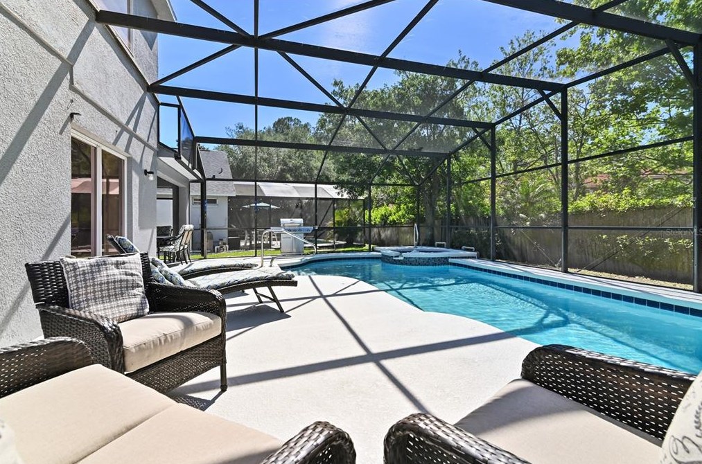 985 Lk Berkley Dr, Kissimmee FL  34746-6122 exterior