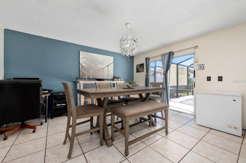 4304 Creekside Blvd, Kissimmee FL  34746-6044 exterior
