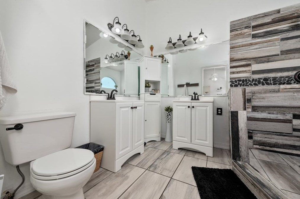 4304 Creekside Blvd, Kissimmee FL  34746-6044 exterior