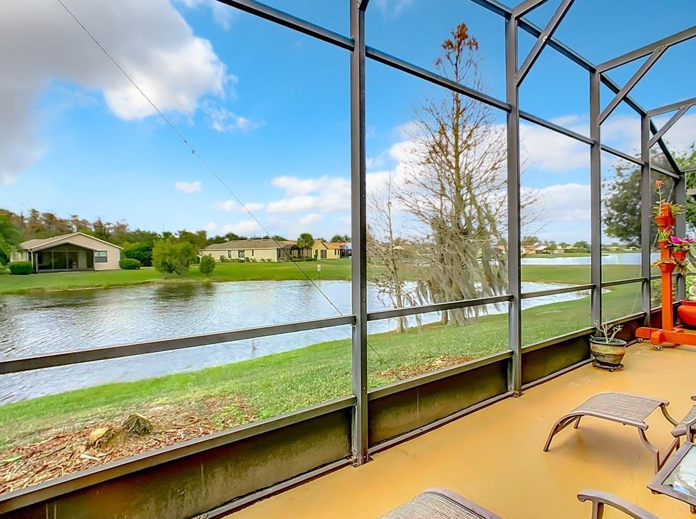 697 Grand Canal Dr, Kissimmee FL  34759-4356 exterior