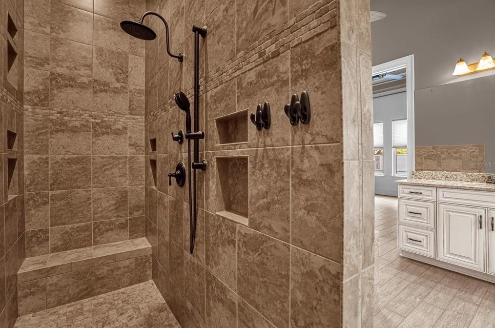 8107 Chilton Dr, Orlando FL 32836-5834 exterior