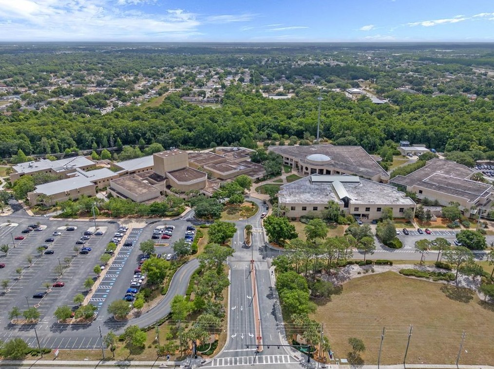 855 Mclean Ct, Orlando FL 32825-6367 exterior