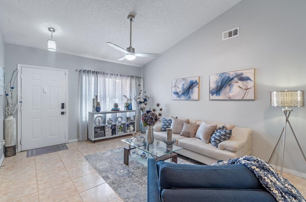 855 Mclean Ct, Orlando FL 32825-6367 exterior