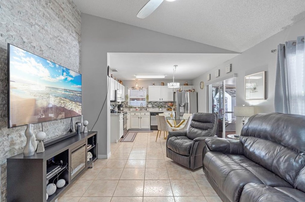 855 Mclean Ct, Orlando FL 32825-6367 exterior