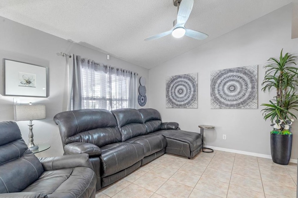 855 Mclean Ct, Orlando FL 32825-6367 exterior