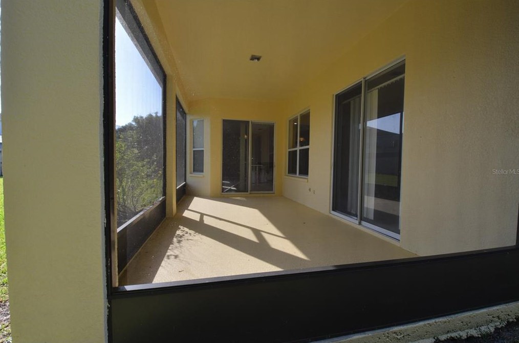 2221 The Oaks Blvd, Kissimmee FL  34746-3887 exterior