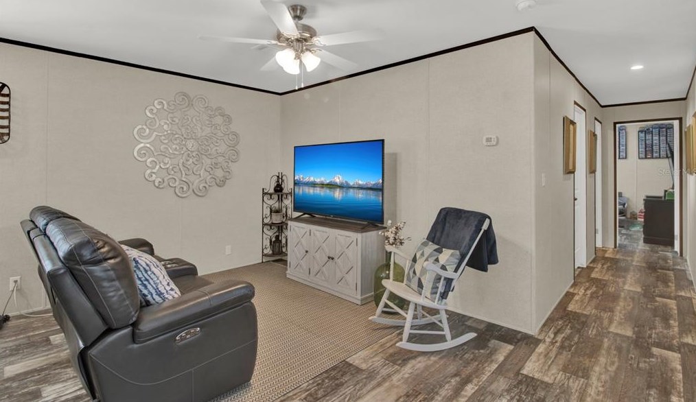 2055 Bradley Dr, Saint Cloud FL  34771-8688 exterior