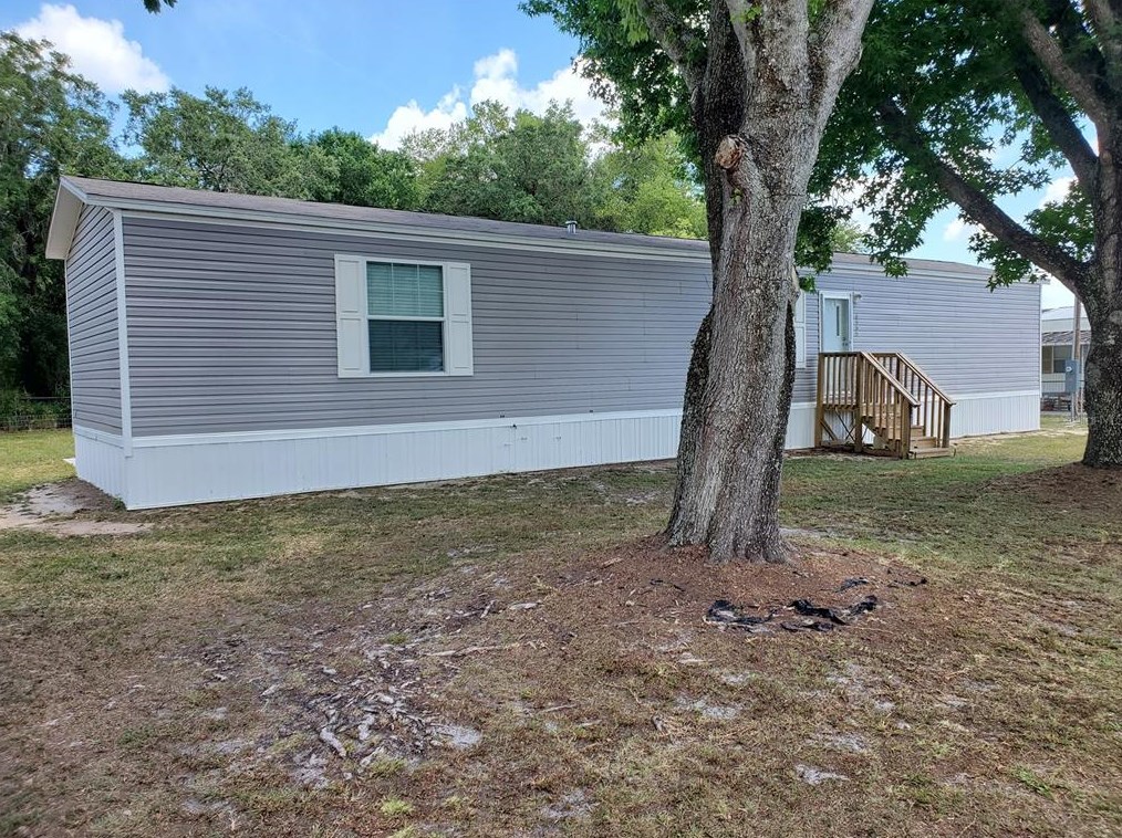 2055 Bradley Dr, Saint Cloud FL  34771-8689 exterior