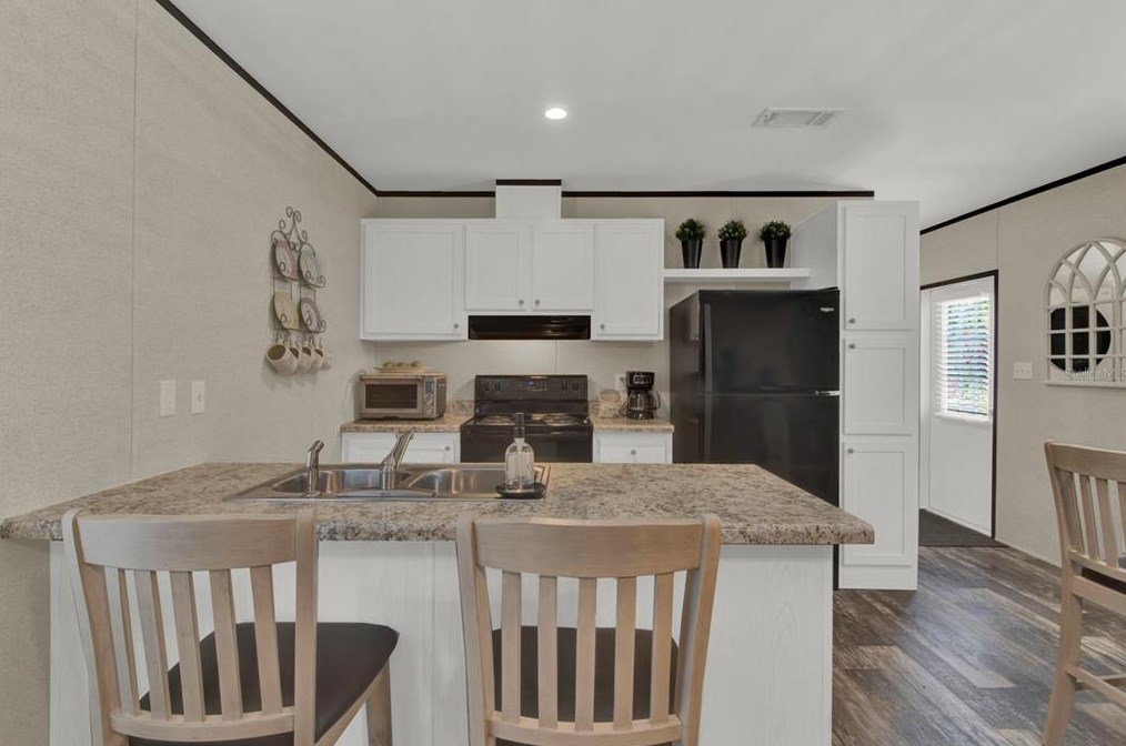 2055 Bradley Dr, Saint Cloud FL  34771-8688 exterior