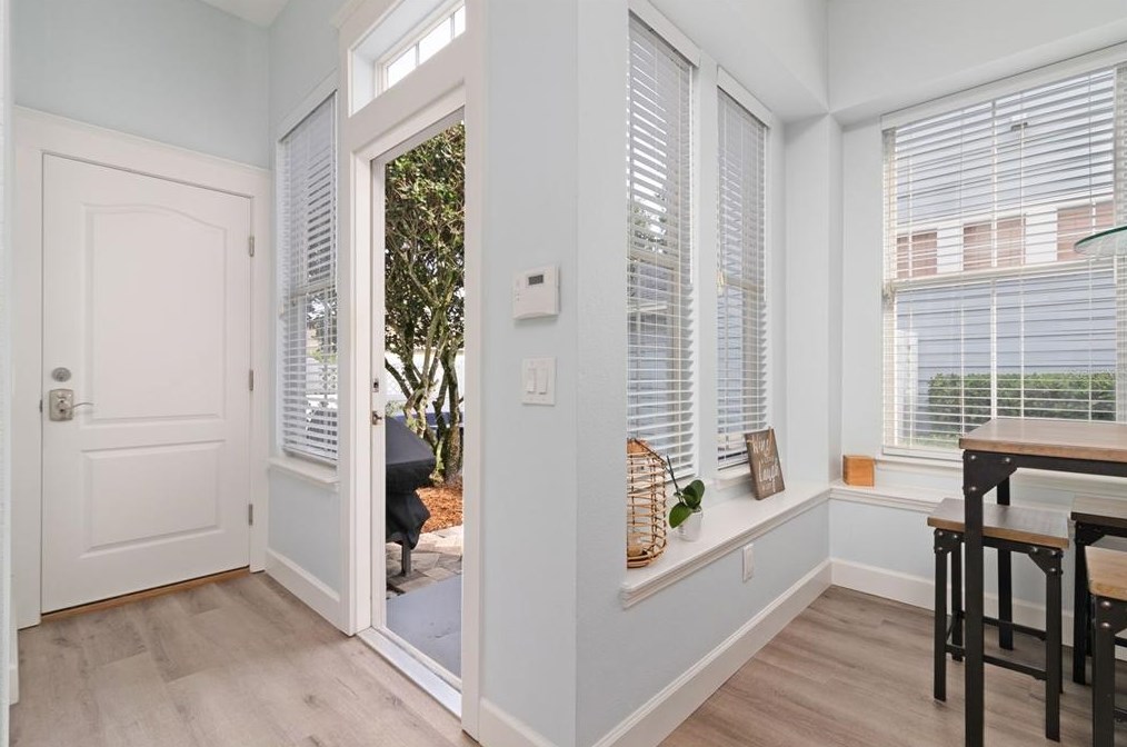 820 Lake Evalyn Dr, Kissimmee FL 34747-4804 exterior